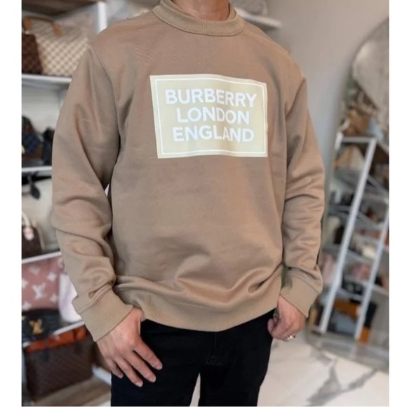 *NWT* BURBERRY Sweatshirt - Picture 2 of 7
